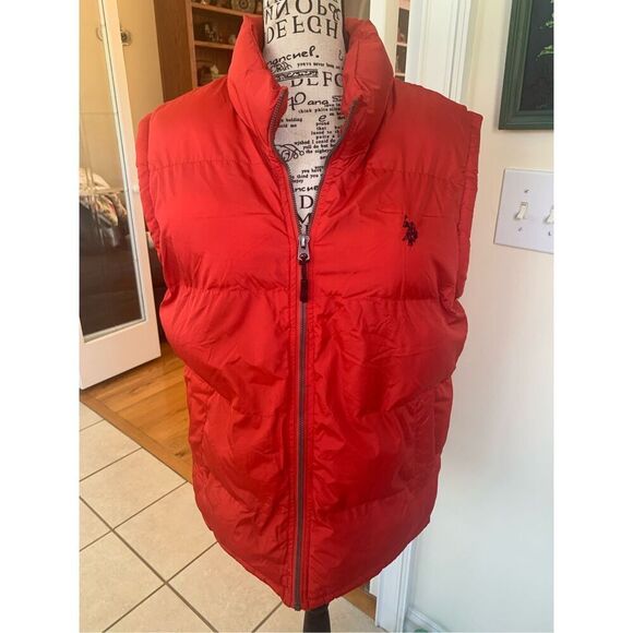 U.S. Polo Association Lightweight Red Puffer Vest - Picture 9 of 9